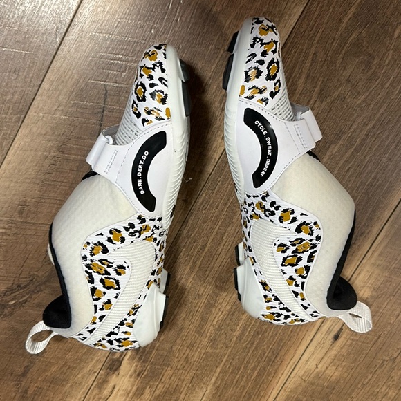 Woman’s cycle shoes. - Picture 4 of 5